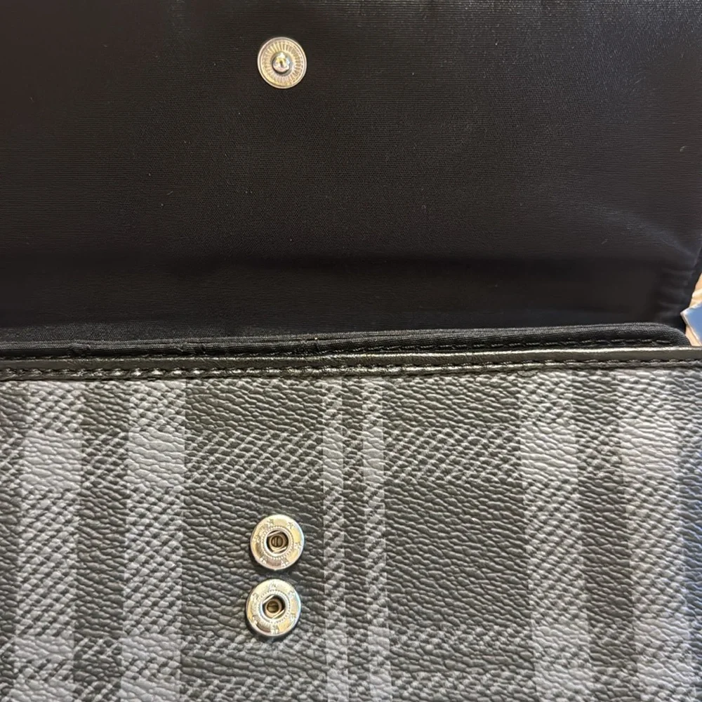 NWT Tommy Hilfiger black & gray textured plaid wallet